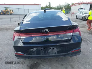 2023 Hyundai Elantra Blue z VIN KMHLM4AJ8PU043144, wystawiony jako IAAI lot #42357892 z przebiegiem 46 026 mil mil oraz . Historia ofert i sprzedaży dostępna na DreamBid. Obrazek 17.