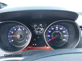 2015 Hyundai Elantra SE z VIN 5NPDH4AE5FH593880, wystawiony jako IAAI lot #41308413 z przebiegiem 148 719 mil mil oraz . Historia ofert i sprzedaży dostępna na DreamBid. Obrazek 7.