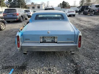 1981 Cadillac Fleetwood z VIN 1G6AB6996B9227908, wystawiony jako Copart lot #41441855 z przebiegiem 47 334 mil mil oraz Szkoda całkowita • Salvage title. Historia ofert i sprzedaży dostępna na DreamBid. Obrazek 6.