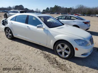 2010 Mercedes-Benz S-Class S 550 with VIN WDDNG7BBXAA297031, listed as a Copart auction lot 87528915 with 0 mi miles and Salvage Title. Bid and sale history available at carsss.com. Image 4.