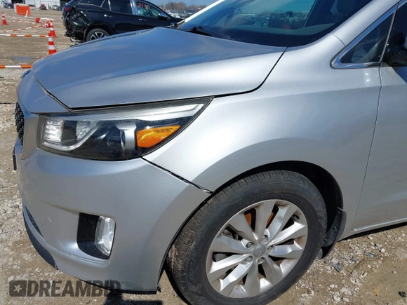 2015 Kia Sedona EX with VIN KNDMC5C11F6034996, listed as a IAAI auction lot 41861066 with 95,506 mi miles. Bid and sale history available at carsss.com. Image 12.
