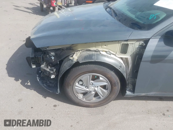 2024 Hyundai Elantra SE with VIN KMHLL4DG4RU723919, listed as a IAAI auction lot 42023857 with 8,978 mi miles and . Bid and sale history available at DreamBid. Image 18.