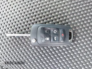 2016 Chevrolet Equinox LT z VIN 2GNALCEK3G1159558, wystawiony jako IAAI lot #42504347 z przebiegiem 153 938 mil mil oraz . Historia ofert i sprzedaży dostępna na DreamBid. Obrazek 11.