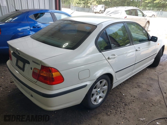 2005 BMW 3 Series 325i with VIN WBAEV33425KX11263, listed as a IAAI auction lot 42656886 with 146,361 mi miles and . Bid and sale history available at DreamBid. Image 4.