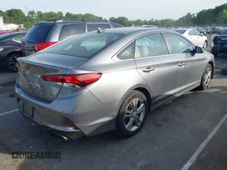 2018 Hyundai Sonata SEL z VIN 5NPE34AFXJH629342, wystawiony jako IAAI lot #42201503 z przebiegiem 122 664 mil mil oraz . Historia ofert i sprzedaży dostępna na DreamBid. Obrazek 4.