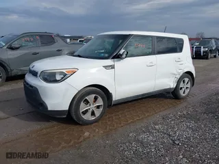 2014 Kia Soul with VIN KNDJN2A28E7111086, listed as a IAAI auction lot 41280944 with 122,006 mi miles. Bid and sale history available at carsss.com. Image 2.