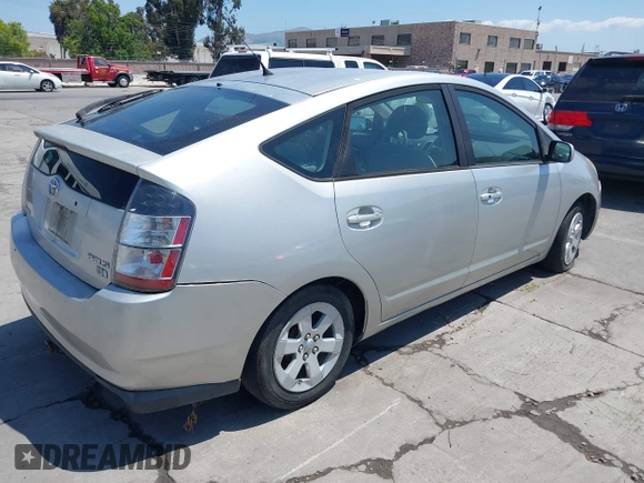 2005 Toyota Prius with VIN JTDKB20U153088662, listed as a IAAI auction lot 42177201 with 254,561 mi miles. Bid and sale history available at carsss.com. Image 4.