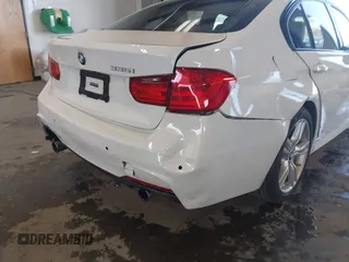 2015 BMW 3 Series 335i z VIN WBA3A9G58FNN73480, wystawiony jako IAAI lot #42116761 z przebiegiem 50 879 mil mil oraz . Historia ofert i sprzedaży dostępna na DreamBid. Obrazek 6.