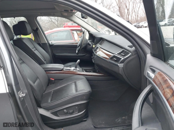 2011 BMW X5 35i with VIN 5UXZV4C52BL407776, listed as a IAAI auction lot 41538832 with 108,546 mi miles. Bid and sale history available at carsss.com. Image 5.