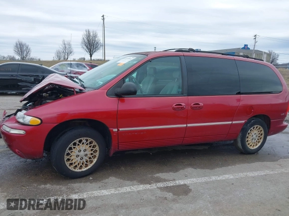 1998 Chrysler Town & Country LXi with VIN 1C4GP64L8WB589426, listed as a IAAI auction lot 41535344 with 132,466 mi miles. Bid and sale history available at carsss.com. Image 14.