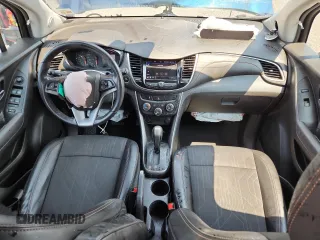 2020 Chevrolet Trax LT with VIN KL7CJLSBXLB332009, listed as a Copart auction lot 62892085 with 31,802 mi miles and Salvage title. Bid and sale history available at DreamBid. Image 8.