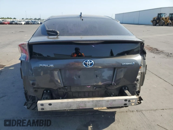2016 Toyota Prius Four z VIN JTDKARFU1G3018102, wystawiony jako Copart lot #60045195 z przebiegiem 142 128 mil mil oraz Szkoda całkowita • Salvage title. Historia ofert i sprzedaży dostępna na DreamBid. Obrazek 6.