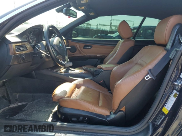 2008 BMW 3 Series 335i z VIN WBAWL73548PX54570, wystawiony jako Copart lot #54993625 z przebiegiem 159 225 mil mil oraz Szkoda całkowita • Salvage title. Historia ofert i sprzedaży dostępna na DreamBid. Obrazek 7.