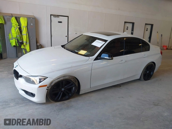 2014 BMW 3 Series 328i xDrive с VIN WBA3B5G56ENS08767, выставлен на аукционе IAAI как лот 42055343 с пробегом 90 487 миль миль и . История ставок и продаж доступна на DreamBid. Изображение 16.