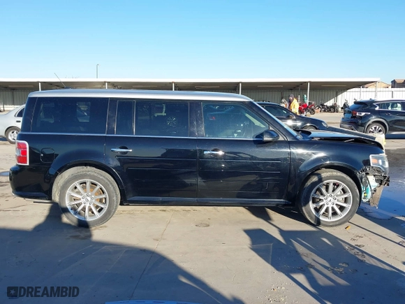 2017 Ford Flex Limited with VIN 2FMGK5D85HBA00992, listed as a IAAI auction lot 41398888 with 121,000 mi miles. Bid and sale history available at carsss.com. Image 14.