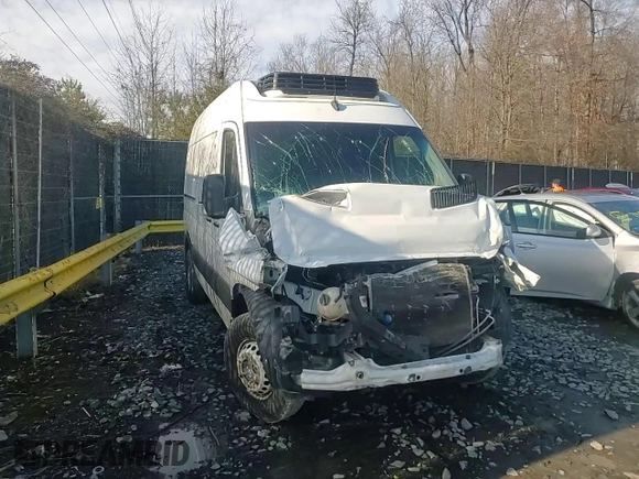 2017 Freightliner Sprinter Cargo z VIN WDYPF0CD1HP387242, wystawiony jako Copart lot #84517624 z przebiegiem 232 062 mil mil oraz Szkoda całkowita • Salvage title. Historia ofert i sprzedaży dostępna na DreamBid. Obrazek 12.