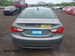 2011 Hyundai Sonata Limited z VIN 5NPEC4AC7BH304445, wystawiony jako IAAI lot #42240429 z przebiegiem 126 657 mil mil oraz . Historia ofert i sprzedaży dostępna na DreamBid. Obrazek 16.