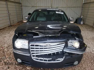 2006 Chrysler 300 C with VIN 2C3KA63H66H400714, listed as a Copart auction lot 71831914 with 288,577 mi miles and Salvage Title. Bid and sale history available at carsss.com. Image 5.