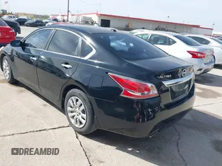 2015 Nissan Altima 2.5 SV with VIN 1N4AL3AP4FC413903, listed as a IAAI auction lot 41821116 with 291,006 mi miles. Bid and sale history available at carsss.com. Image 3.