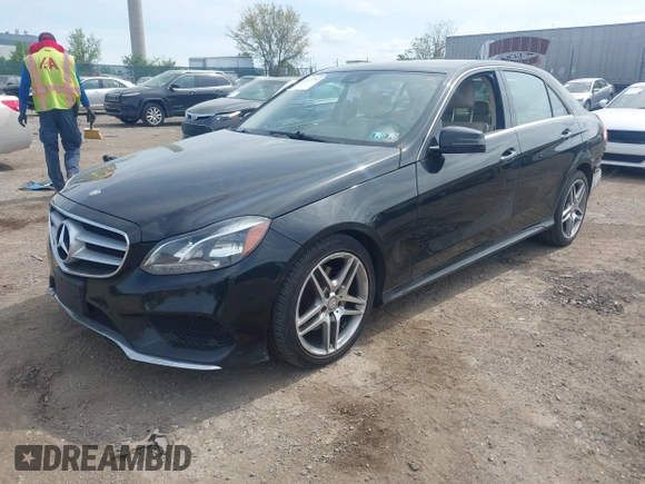 2014 Mercedes-Benz E 350 Luxury with VIN WDDHF8JB4EB029082, listed as a IAAI auction lot 42127782 with 147,193 mi miles and . Bid and sale history available at DreamBid. Image 17.