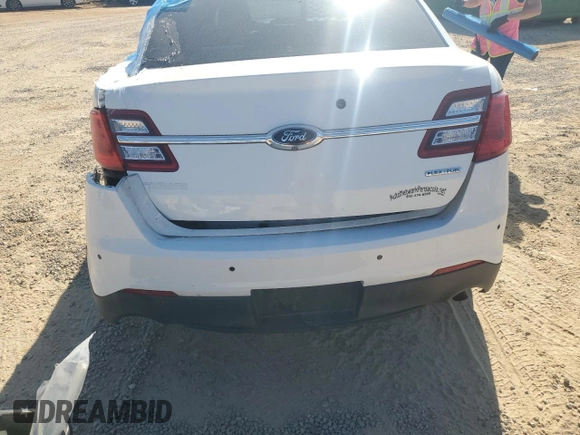 2015 Ford Police Interceptor with VIN 1FAHP2L80FG167962, listed as a Copart auction lot 77085564 with 121,447 mi miles and Salvage title. Bid and sale history available at DreamBid. Image 6.