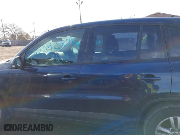 2014 Volkswagen Tiguan SE z VIN WVGAV3AX7EW541355, wystawiony jako IAAI lot #42032798 z przebiegiem 220 940 mil mil oraz . Historia ofert i sprzedaży dostępna na DreamBid. Obrazek 14.