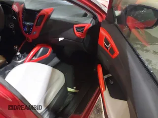 2012 Hyundai Veloster w/Black Int z VIN KMHTC6AD8CU032759, wystawiony jako IAAI lot #41567265 z przebiegiem 156 973 mil mil oraz . Historia ofert i sprzedaży dostępna na DreamBid. Obrazek 5.
