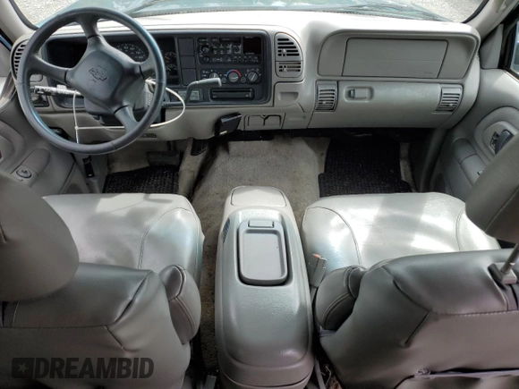 1998 Chevrolet Tahoe z VIN 1GNEK13R2WJ304666, wystawiony jako Copart lot #57833815 z przebiegiem 199 103 mil mil oraz Szkoda całkowita • Salvage title. Historia ofert i sprzedaży dostępna na DreamBid. Obrazek 8.