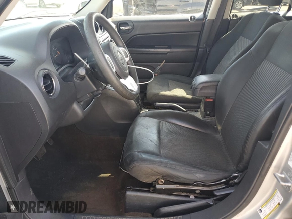 2014 Jeep Patriot Sport z VIN 1C4NJPBA9ED570306, wystawiony jako Copart lot #47923305 z przebiegiem 200 589 mil mil oraz Szkoda całkowita • Salvage title. Historia ofert i sprzedaży dostępna na DreamBid. Obrazek 7.