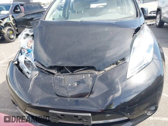 2011 Nissan LEAF SL-e with VIN JN1AZ0CP3BT006608, listed as a IAAI auction lot 41631300 with 60,831 mi miles. Bid and sale history available at carsss.com. Image 6.