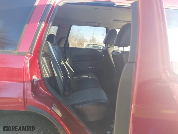 2010 Jeep Grand Cherokee Laredo with VIN 1J4PR4GK2AC135011, listed as a IAAI auction lot 41589996 with 111,536 mi miles. Bid and sale history available at carsss.com. Image 8.