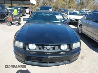 2005 Ford Mustang GT Deluxe with VIN 1ZVFT85H455226449, listed as a IAAI auction lot 41771971 with 128,570 mi miles and . Bid and sale history available at DreamBid. Image 6.