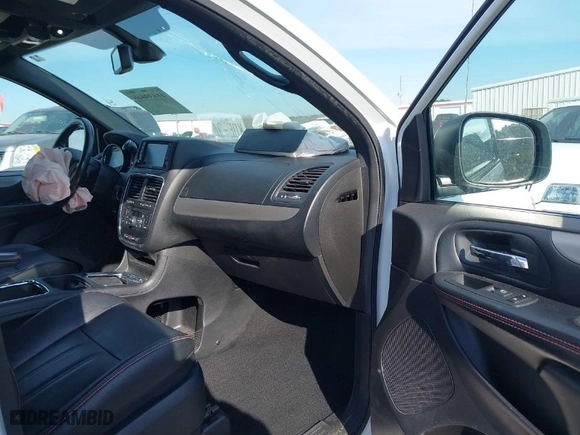 2019 Dodge Grand Caravan GT with VIN 2C4RDGEG3KR784242, listed as a IAAI auction lot 41639646 with 127,327 mi miles. Bid and sale history available at carsss.com. Image 5.