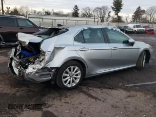 2020 Toyota Camry LE with VIN 4T1C11AK6LU994808, listed as a Copart auction lot 86364304 with 14,678 mi miles and Salvage Title. Bid and sale history available at carsss.com. Image 3.