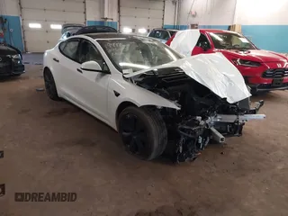 2022 Tesla Model S z VIN 5YJSA1E59NF493914, wystawiony jako IAAI lot #41626020 z przebiegiem Nie podano mil oraz . Historia ofert i sprzedaży dostępna na DreamBid. Obrazek 1.