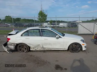 2012 Mercedes-Benz C 300 Sport с VIN WDDGF8BB0CR198952, выставлен на аукционе IAAI как лот 42217652 с пробегом 138 919 миль миль и . История ставок и продаж доступна на DreamBid. Изображение 13.