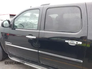 2010 GMC Denali z VIN 1GKUCMEF1AR181088, wystawiony jako IAAI lot #41563523 z przebiegiem 245 422 mil mil oraz . Historia ofert i sprzedaży dostępna na DreamBid. Obrazek 14.