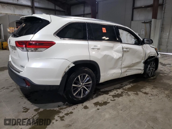 2018 Toyota Highlander SE with VIN 5TDJZRFH3JS525869, listed as a Copart auction lot 50181655 with Not provided miles and Salvage title. Bid and sale history available at DreamBid. Image 3.