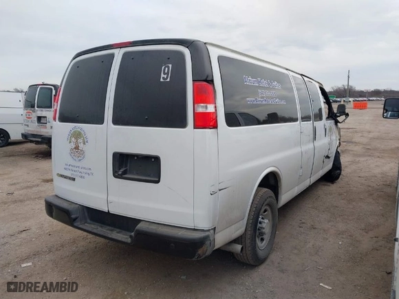 2022 Chevrolet Express Passenger LS with VIN 1GAZGNFP9N1207663, listed as a IAAI auction lot 41360008 with 1 mi miles. Bid and sale history available at carsss.com. Image 4.