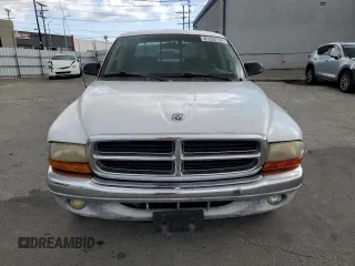 2001 Dodge Dakota Sport with VIN 1B7GL2AN21S131366, listed as a Copart auction lot 81263154 with 272,938 mi miles and Salvage Title. Bid and sale history available at DreamBid. Image 5.