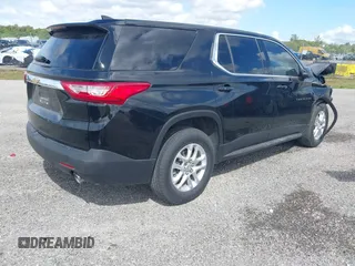 2021 Chevrolet Traverse LS z VIN 1GNERFKW3MJ268502, wystawiony jako IAAI lot #41697810 z przebiegiem 36 894 mil mil oraz . Historia ofert i sprzedaży dostępna na DreamBid. Obrazek 4.