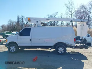 2007 Ford Econoline Cargo with VIN 1FTSE34L47DA57417, listed as a IAAI auction lot 41832862 with 124,517 mi miles. Bid and sale history available at carsss.com. Image 14.