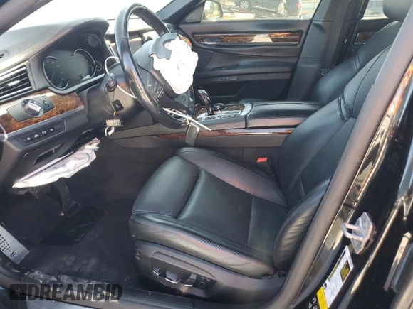 2015 BMW 7 Series 750i xDrive с VIN WBAYB6C56FD965984, выставлен на аукционе Copart как лот 47953045 с пробегом 80 025 миль миль и Списание • Salvage title. История ставок и продаж доступна на DreamBid. Изображение 7.