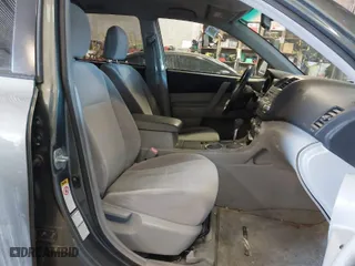 2009 Toyota Highlander with VIN JTEES41A392145884, listed as a IAAI auction lot 41628037 with 277,376 mi miles. Bid and sale history available at carsss.com. Image 5.