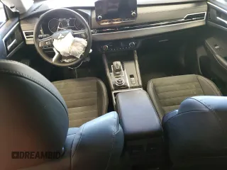 2024 Mitsubishi Outlander SE z VIN JA4J4VA83RZ044958, wystawiony jako Copart lot #58951885 z przebiegiem 26 526 mil mil oraz Szkody całkowita. Historia ofert i sprzedaży dostępna na DreamBid. Obrazek 8.