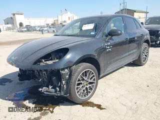 2018 Porsche Macan with VIN WP1AA2A50JLB18359, listed as a IAAI auction lot 41781711 with 68,657 mi miles. Bid and sale history available at carsss.com. Image 18.