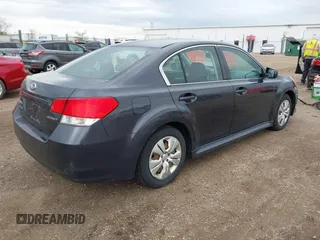 2011 Subaru Legacy 2.5i z VIN 4S3BMCA61B3239799, wystawiony jako IAAI lot #42099808 z przebiegiem 166 678 mil mil oraz . Historia ofert i sprzedaży dostępna na DreamBid. Obrazek 4.