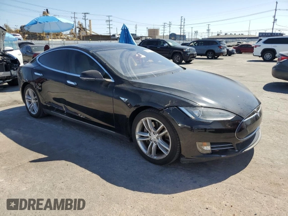 2013 Tesla Model S with VIN 5YJSA1CN6DFP10661, listed as a Copart auction lot 53832675 with 150,500 mi miles and Salvage Title. Bid and sale history available at carsss.com. Image 4.