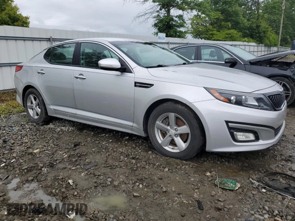 2015 Kia Optima LX z VIN 5XXGM4A72FG377717, wystawiony jako Copart lot #58707275 z przebiegiem 137 548 mil mil oraz Czysty tytuł • Clean title. Historia ofert i sprzedaży dostępna na DreamBid. Obrazek 4.