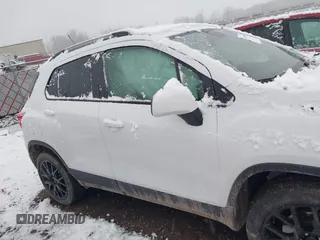 2022 Chevrolet Trax LT with VIN KL7CJPSM6NB536897, listed as a IAAI auction lot 41140696 with 31,913 mi miles. Bid and sale history available at carsss.com. Image 13.